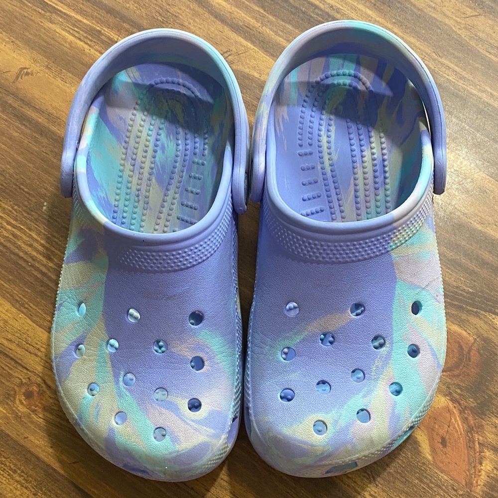 Girls Crocs J3